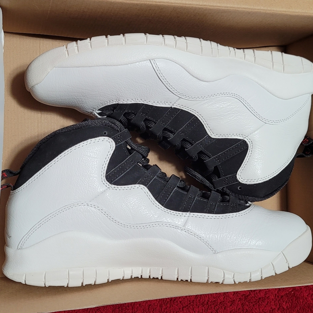 SOLD🚨🚨🚨 SOLD 🚨🚨🚨Jordan 10 I'm back